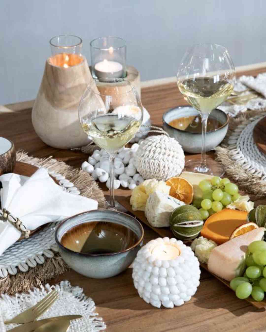 Tafelaccessoires stylen zonder dat de tafel druk oogt