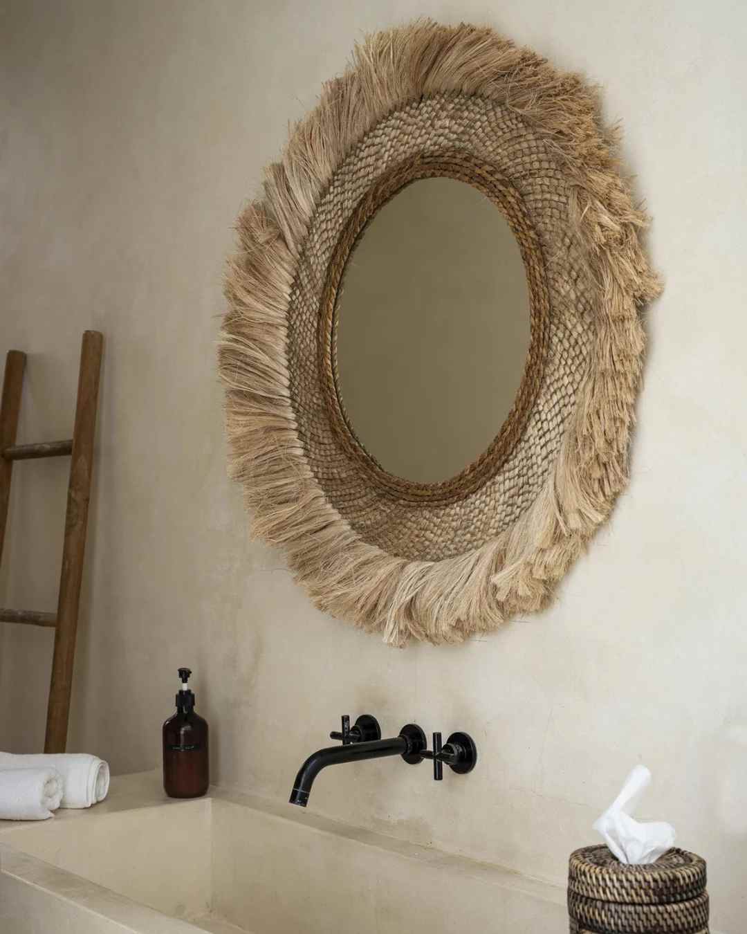 Spiegels in boho stijl met natuurlijke materialen en warme uitstraling