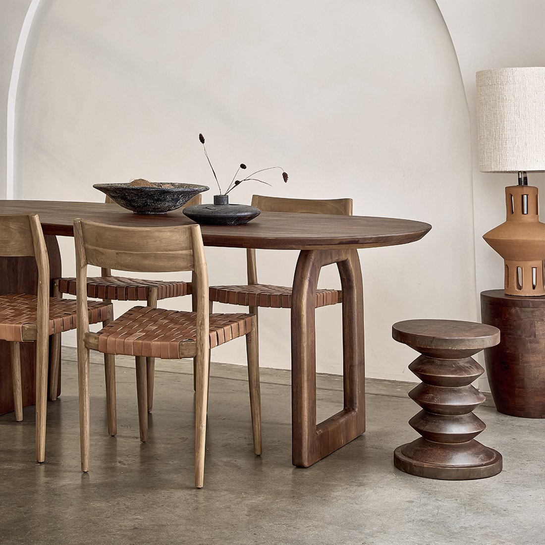 Bullnose eettafel bruin mix onderstel