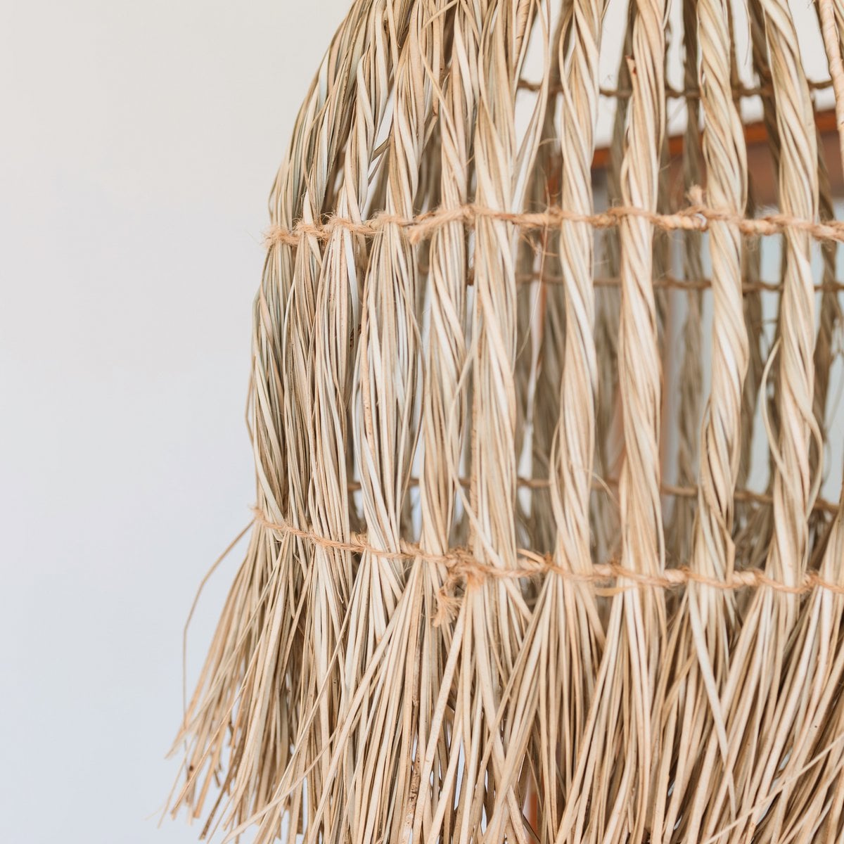 Plafondlamp van zeegras – Boho lampenkap hanglamp – natuurlijke hanglamp – grote trechtervormige zeegras lampenkap LAMPUNG (Ø 40 cm)