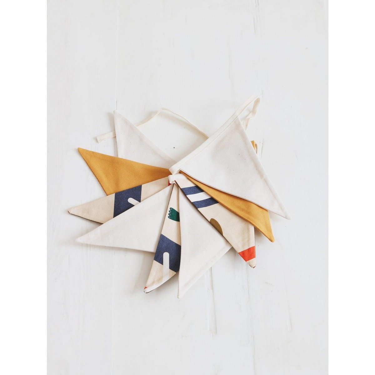 "Native vibe" Garland