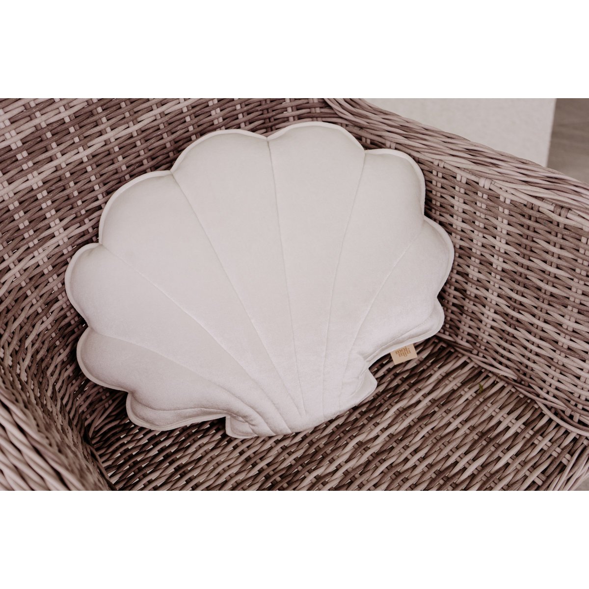 Fluwelen schelpkussen 'White Pearl'