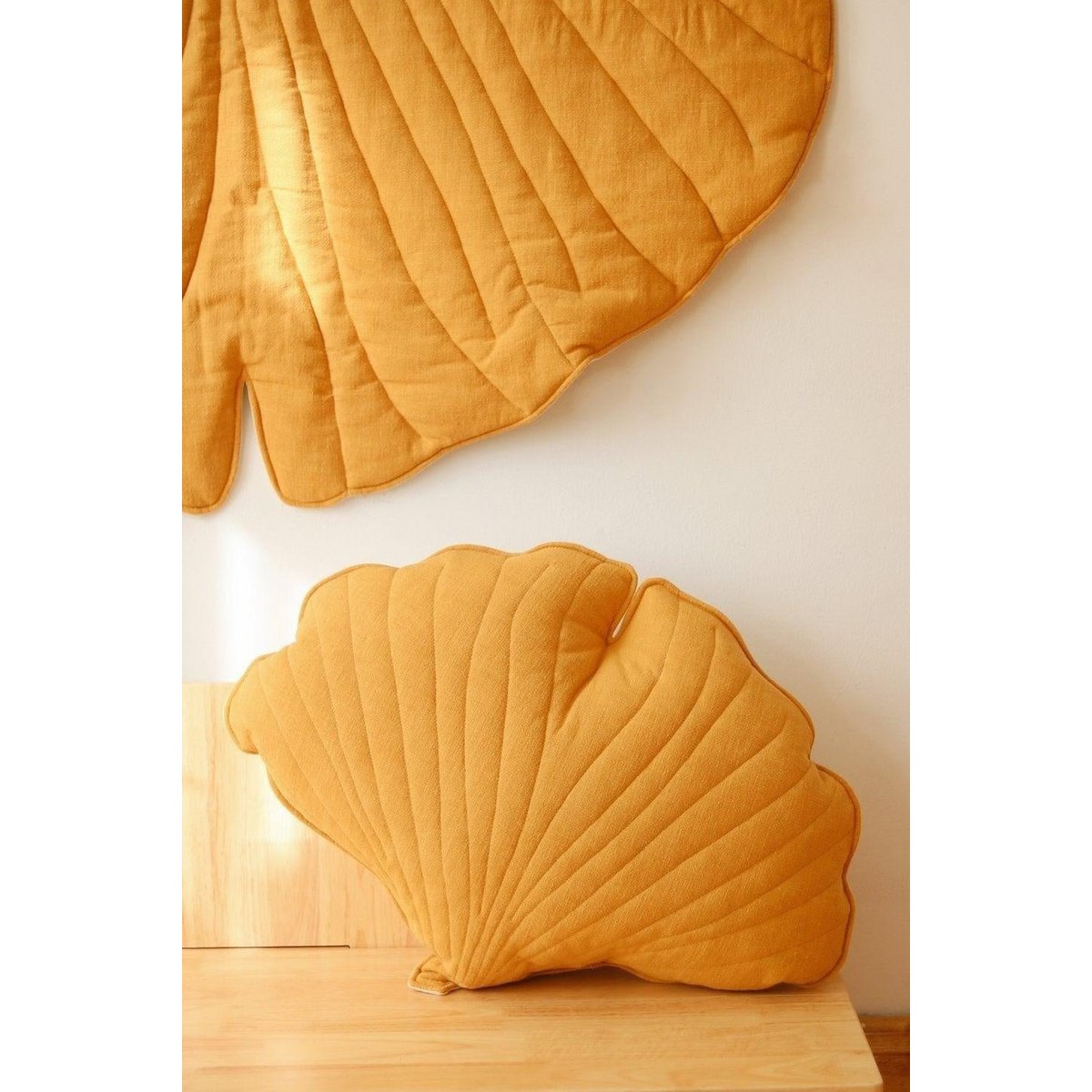 "Mango" linnen Ginkgobladkussen