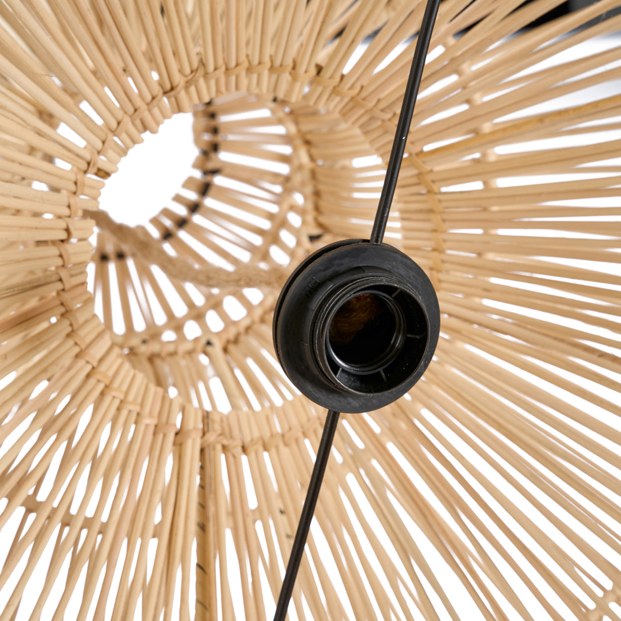 Detail van rotan hanglamp matcha 50 cm