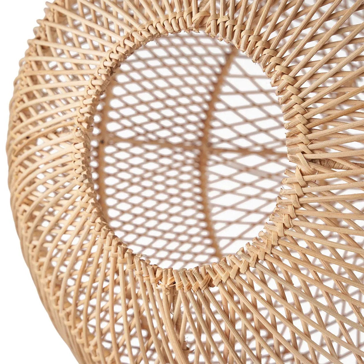 Detail van het materiaal van rotan hanglamp the bubble 30 cm