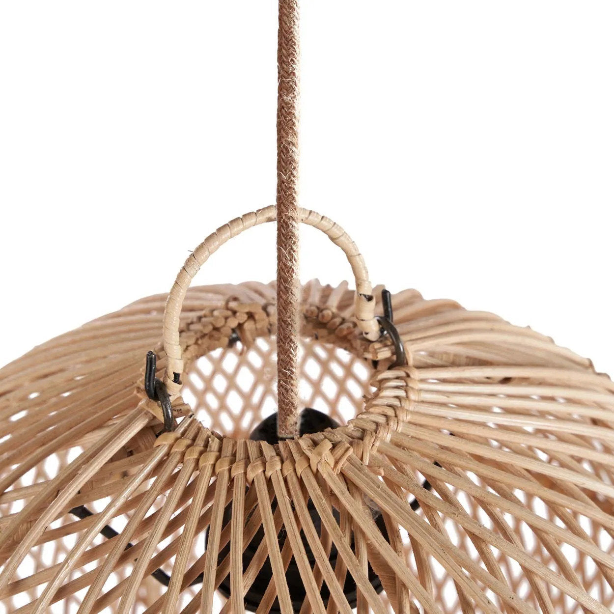 Rotan hanglamp The Bubble 30 cm in close-up