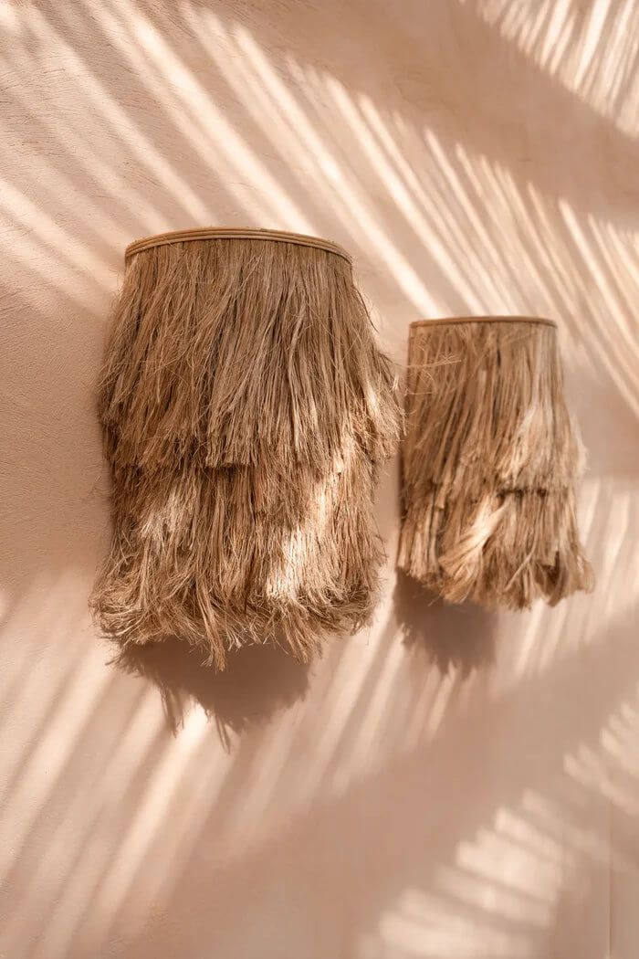 Natuurlijke De Abaca Applique Muurlamp, handgemaakt, geïnspireerd door de natuur. Perfect voor een stijlvolle, ontspannen sfeer.