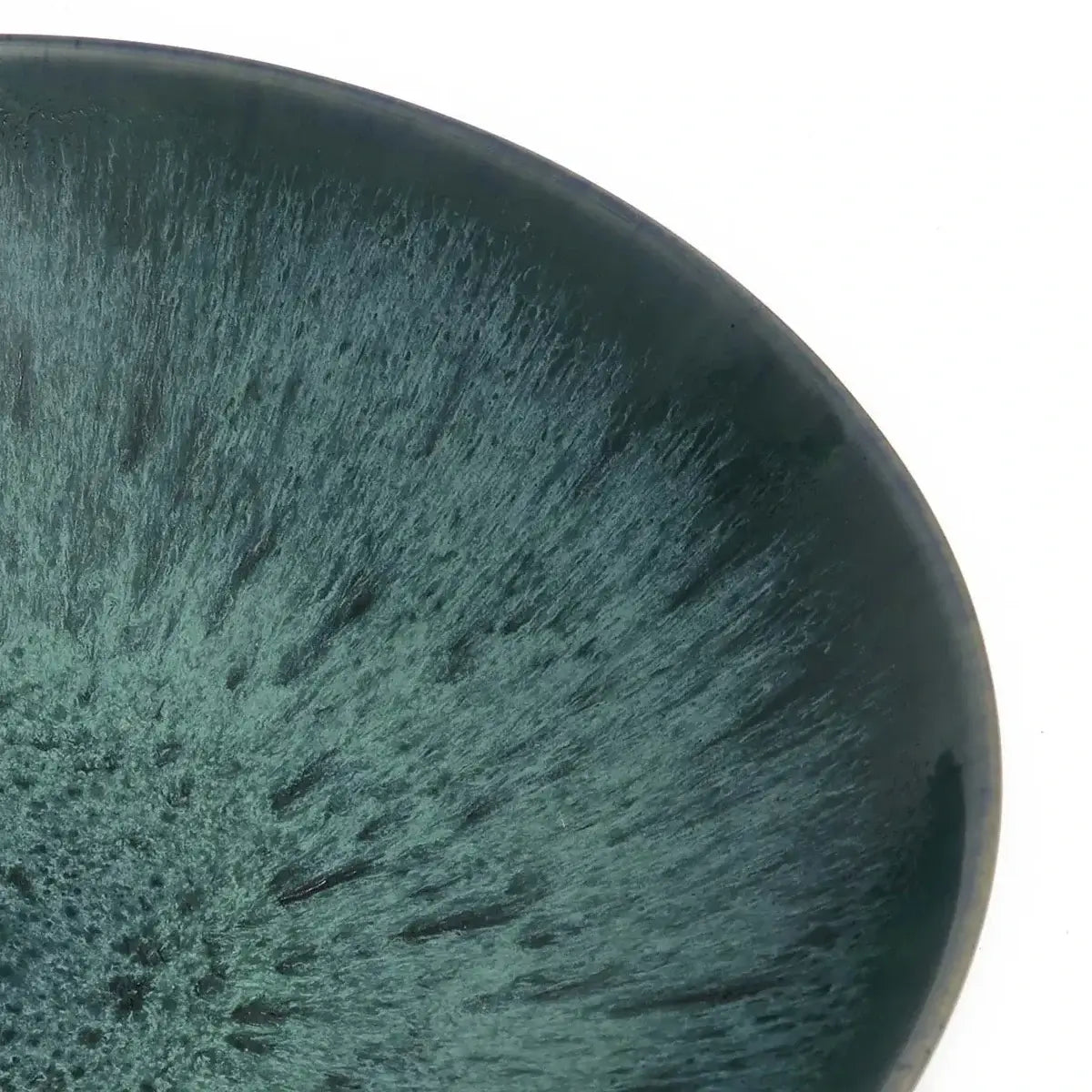 Close-up of a De Aqua serving bowl with a vibrant and textured green glaze, part of a set of 2, perfect for salads and side dishes.