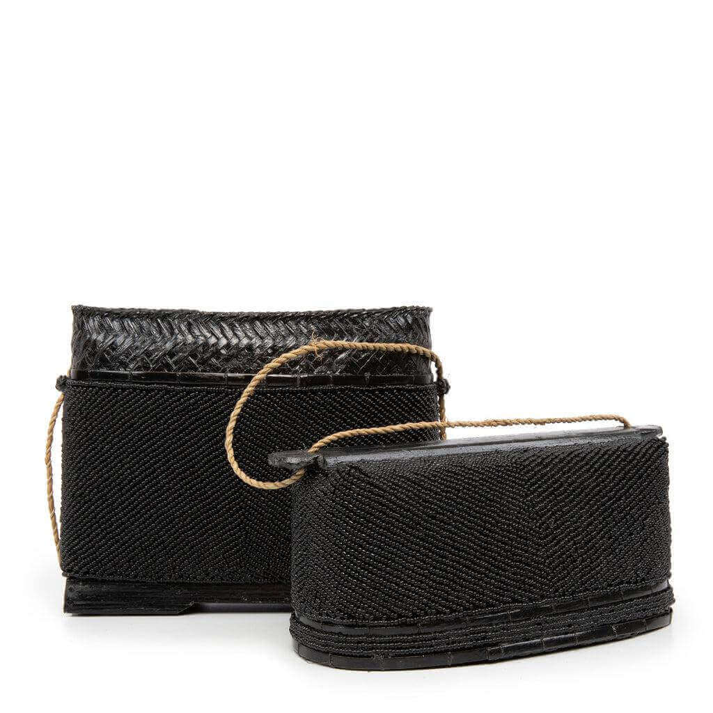 Zwart De Beaded Schatkist set, gemaakt van bamboe en zeegras, perfect voor stijlvolle opberging van kleine voorwerpen.