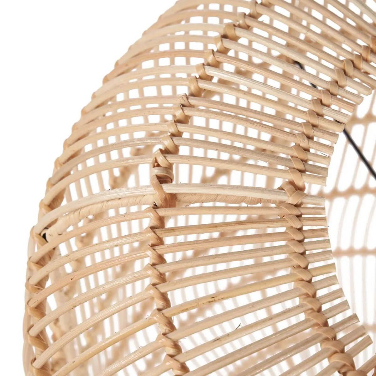 Close-up of the Bozelo Hanger, a natural rattan lamp shade with Bohemian style, showcasing its intricate woven pattern.