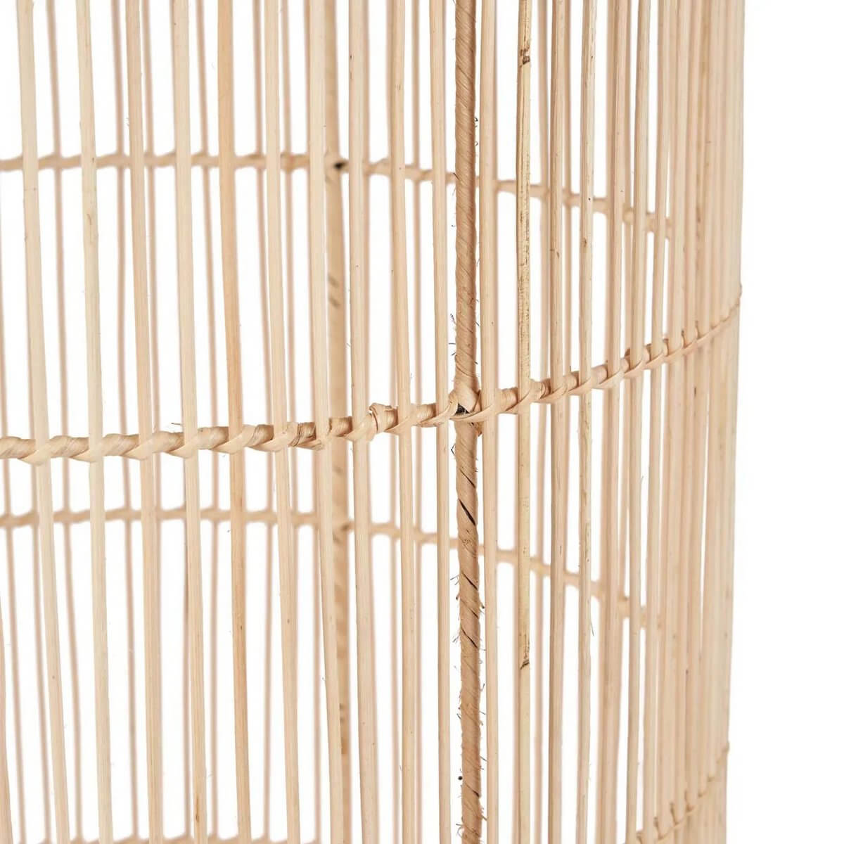 Close-up of De Bozelo Hanger - XL Naturel, a Bohemian-style pendant lamp made from natural rattan, showcasing woven texture.