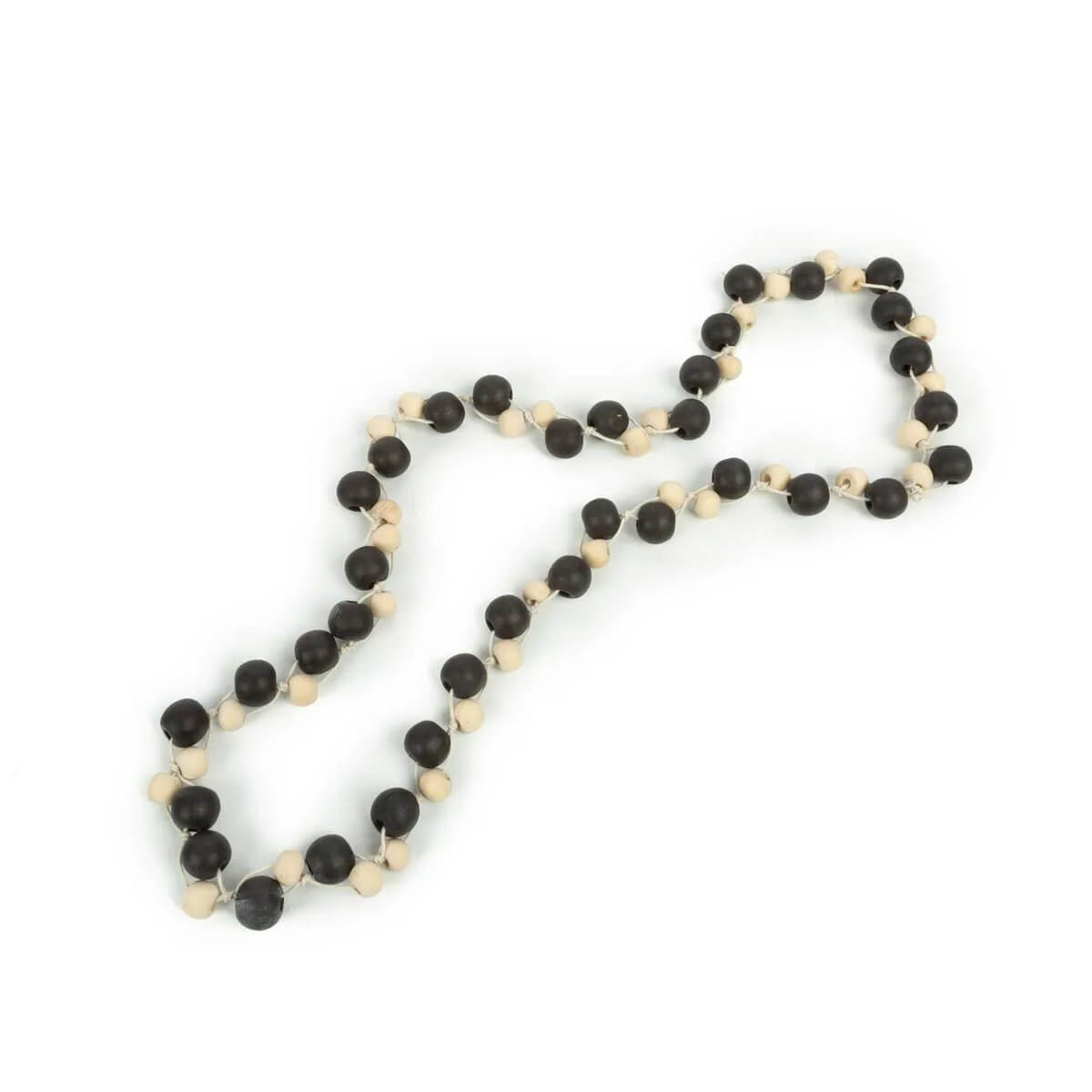 Bohemian Canggu ketting in natuurlijk zwart hout met gladde rondingen en strakke lijnen, perfect voor elke gelegenheid.