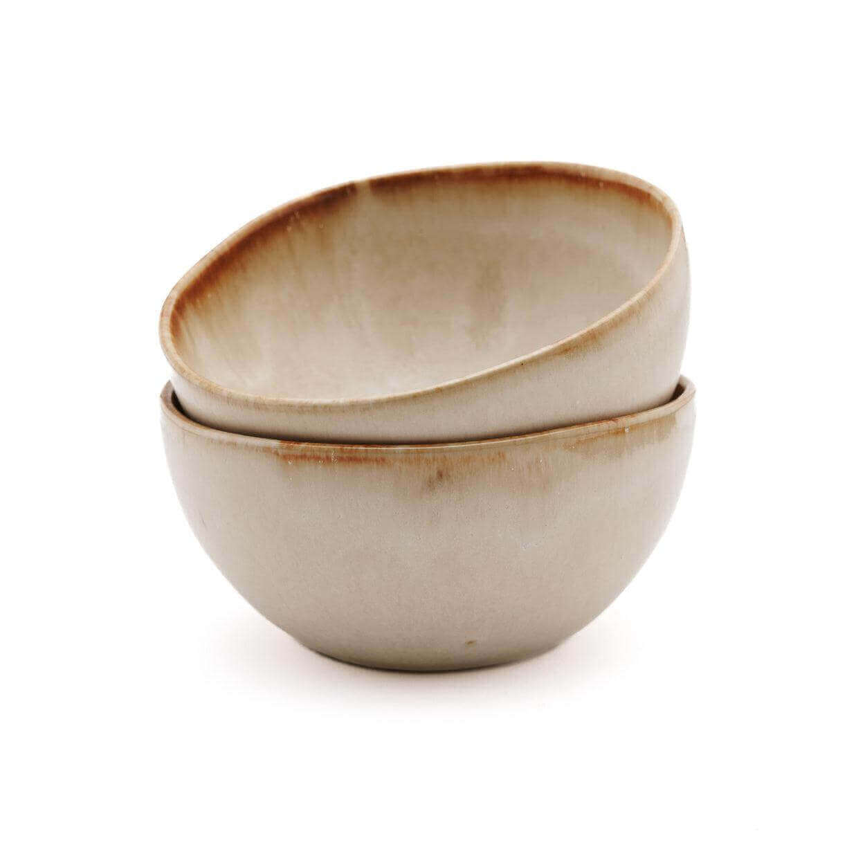 Set van 6 handgemaakte keramische kommetjes uit Portugal, perfect voor elke brunch, lunch of diner. Elegante witte en gele tinten.