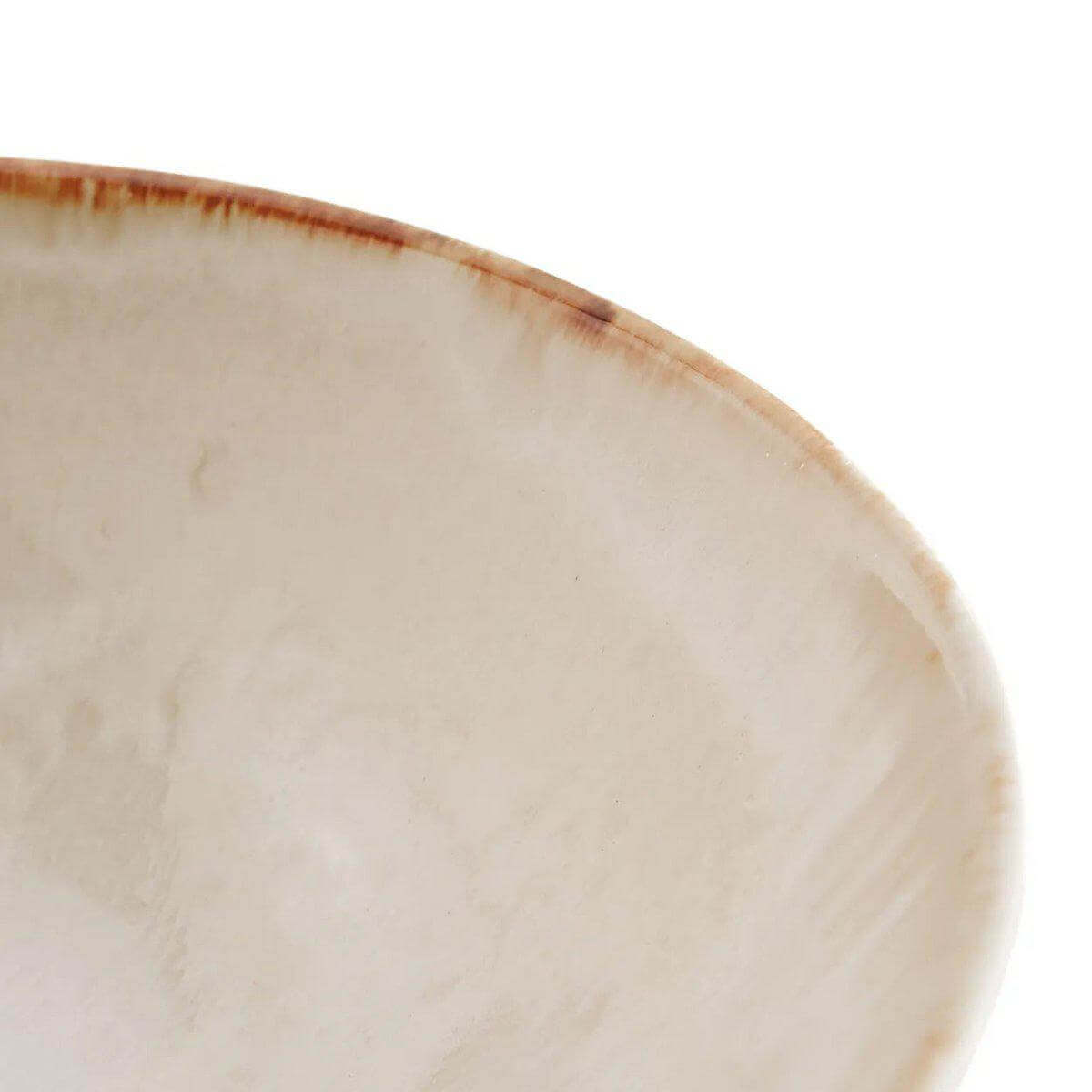 Detail van de De Cascais Serveerschaal - L met wit en subtiele gouden rand, sterk en chipbestendig Portugees keramiek.