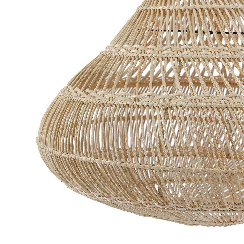 Detail van De Drop Hanglamp in natuurlijke kleur met een rotanpatroon. Perfect voor sfeervolle verlichting in elke ruimte.