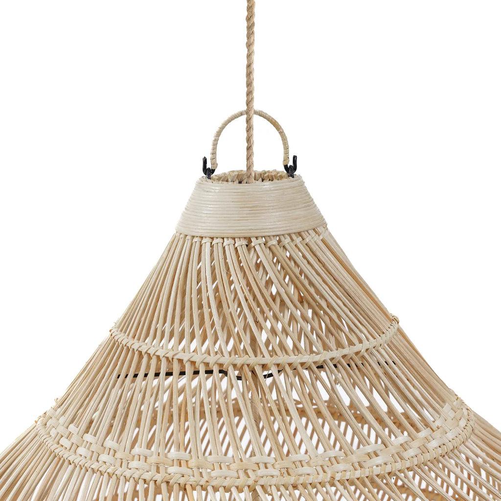 Rotan hanglamp in druppelvorm, naturel kleur.
