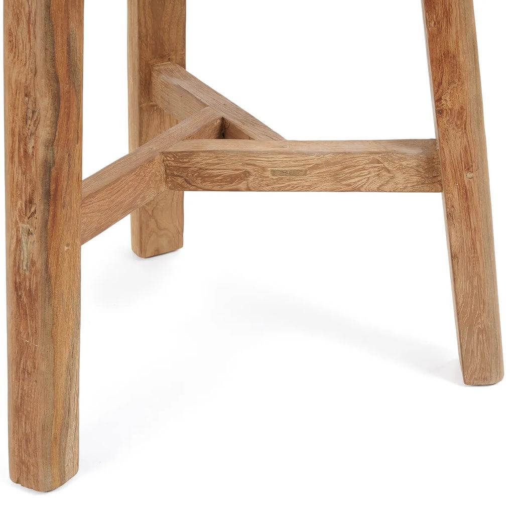 Detail van de handgemaakte Fusuma Bartafel, vervaardigd uit gerecycled teakhout, perfect voor buitengebruik.