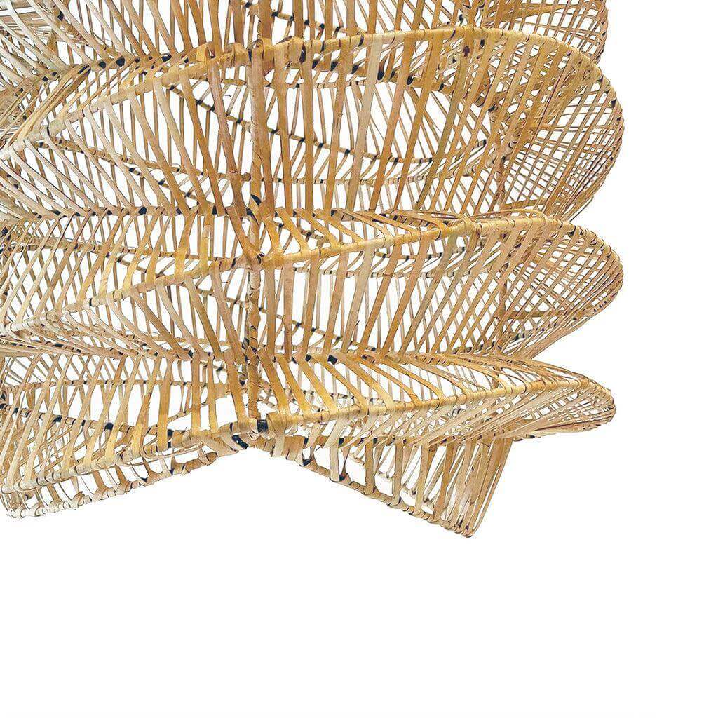 Rotan hanglamp De Good Vibes in natuurlijk ontwerp, werpt prachtige lichteffecten. Perfect voor sfeervolle interieurs.