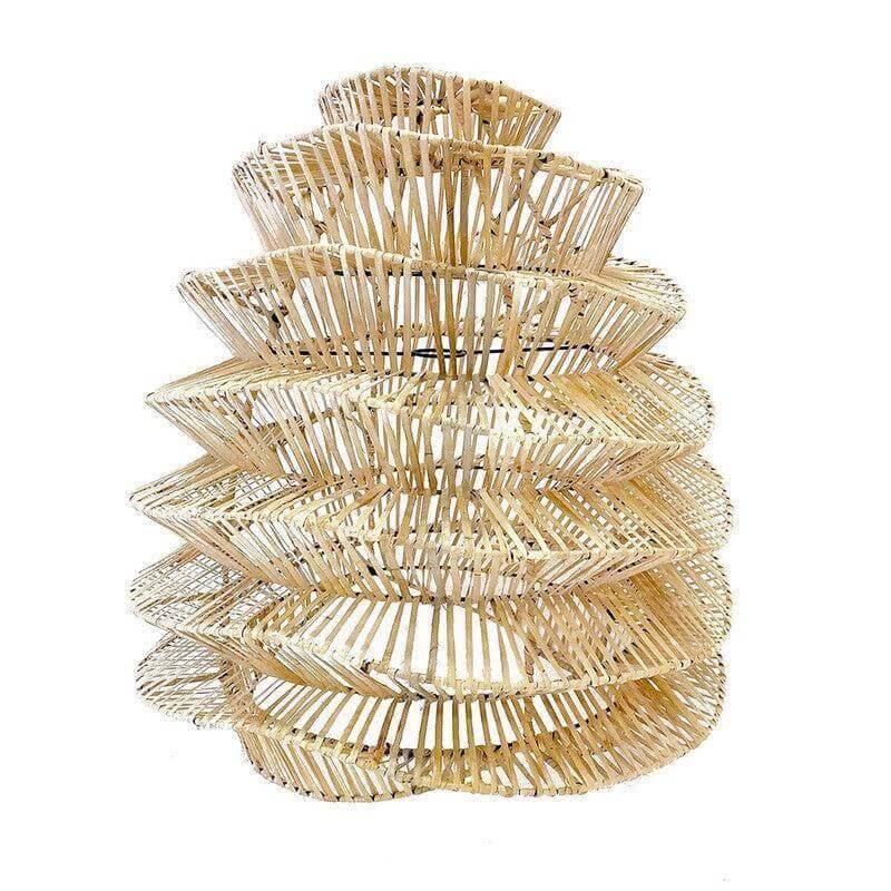 Rotan hanglamp met natuurlijk design en ingewikkeld patroon voor sfeerverlichting, ideaal voor een huiselijk interieur.