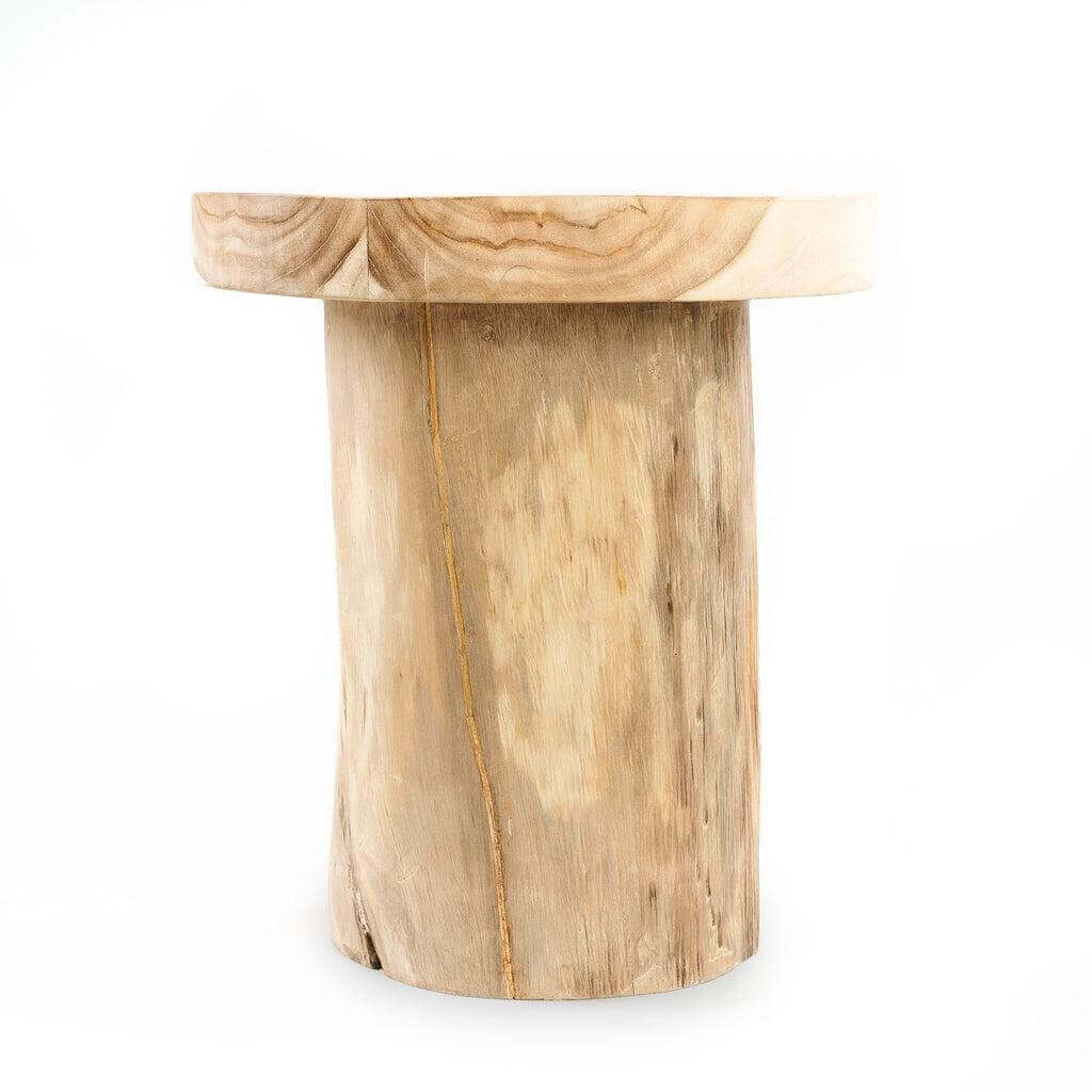 Naturel De Inti bijzettafel gemaakt van duurzaam teakhout, perfect voor binnen en overdekt buiten. Hoogte 45 cm, breedte 30 cm.