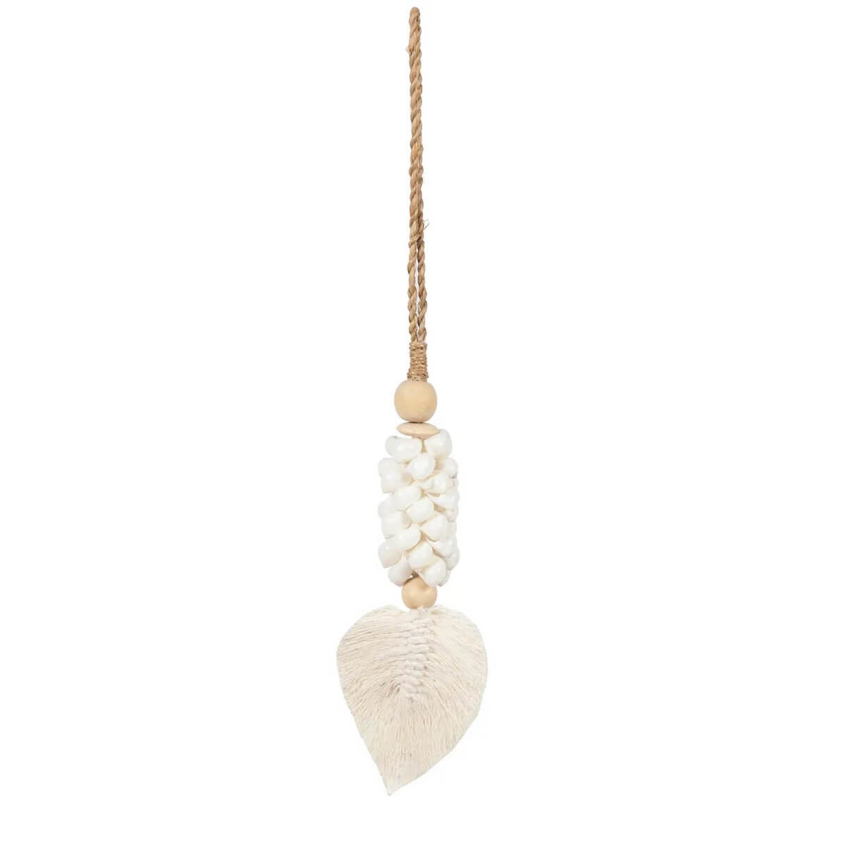 De Leaf & Shell Kwastje in white, handcrafted from shells by Balinese artisans, perfect for bohemian home decor by Bazar Bizar Living.