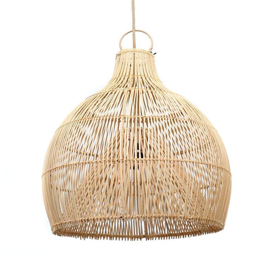 De Lobster Trap rotan hanglamp in natuurlijke kleur, handgemaakt en vaasvormig, perfect voor iedere ruimte. Eenvoudig te verven.