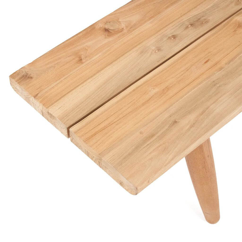 Houten tafelblad van De Matita Bank in een buitenshuis ontwerp, perfect voor jouw tuinmeubels.