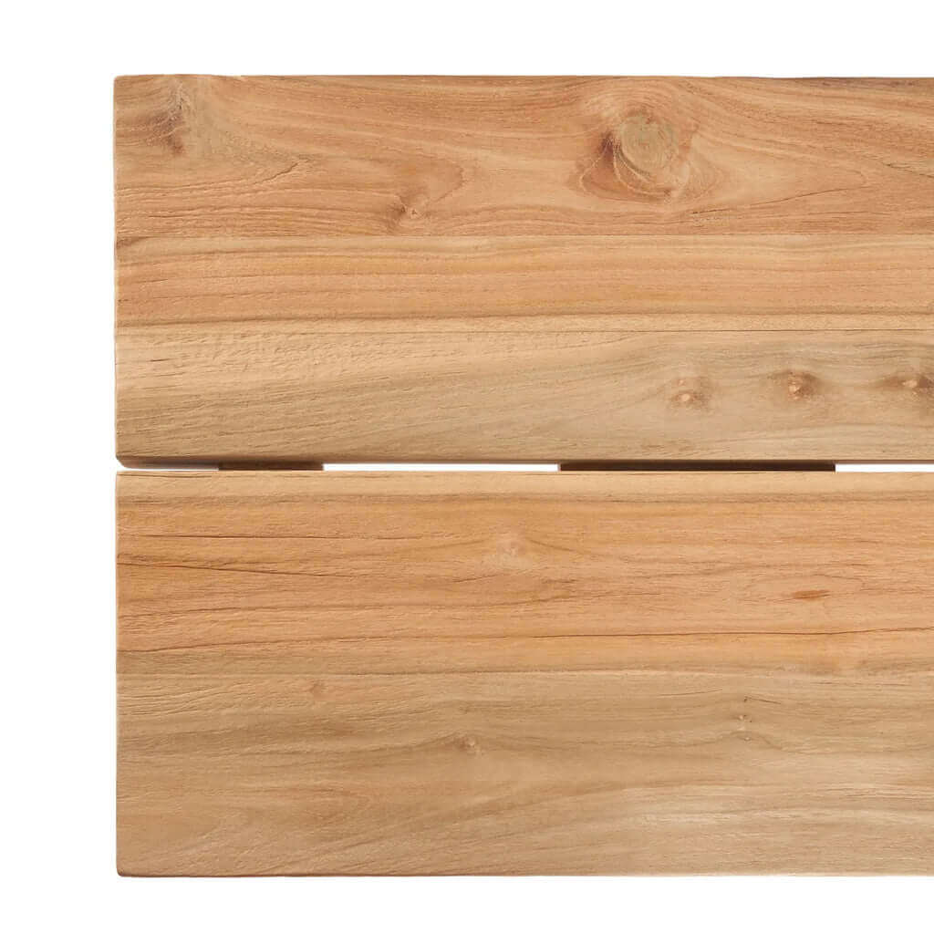 Houten planken detail van De Matita Bank voor buitenshuis, in een natuurlijke houtkleur.