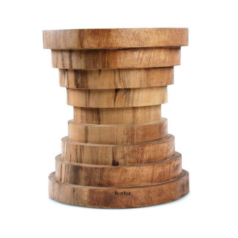 De Mazu kruk van natuurlijk suarhout met trapsgewijs ringontwerp, ideaal als kruk of bijzettafel in huis. Kleur Naturel.