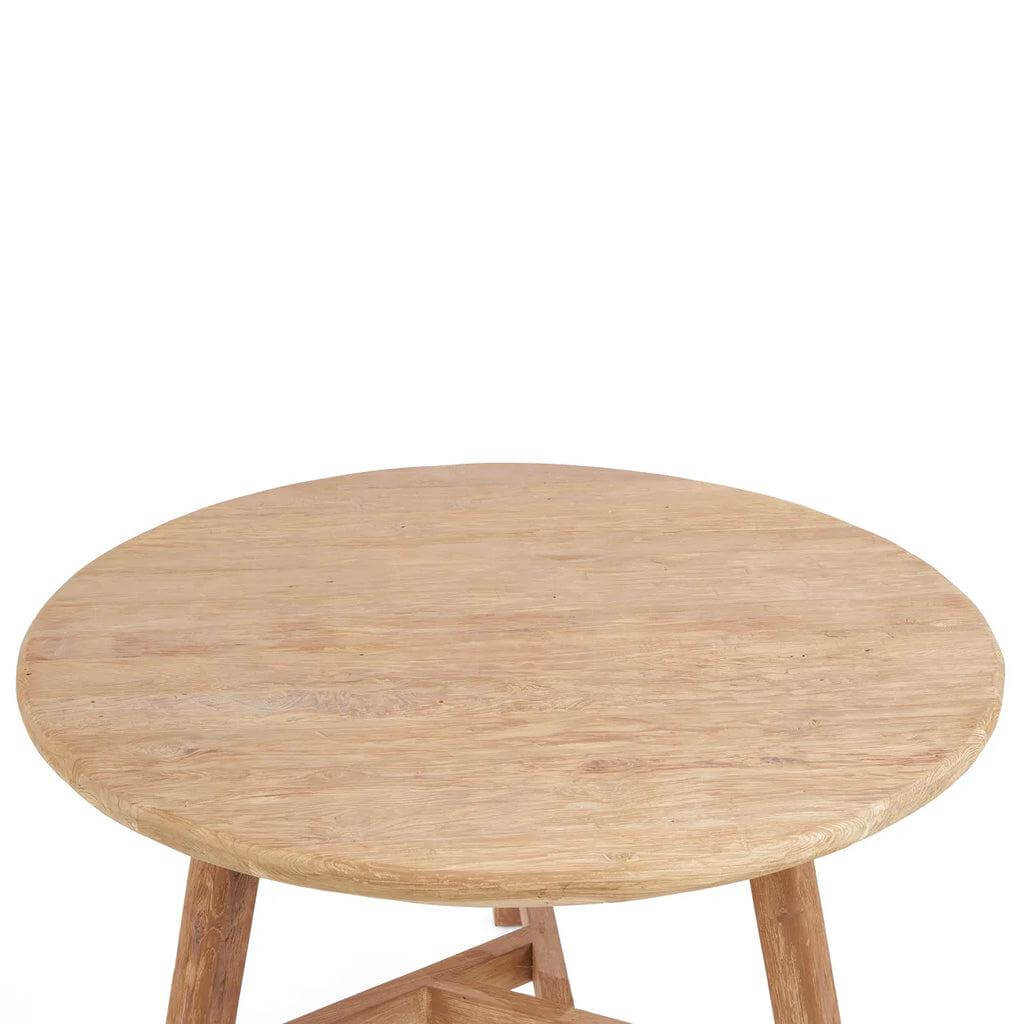 De Noguchi eettafel van gerecycled teakhout, perfect voor elke gelegenheid. Tijdloos en ruim ontwerp voor culinaire creaties.
