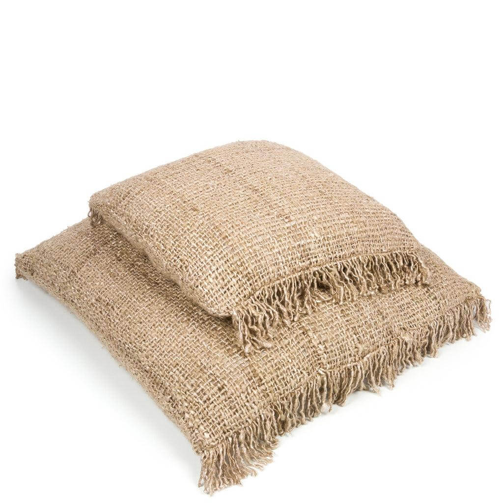 Twee beige kussenhoezen van zacht katoen, boho-stijl, 60x60 cm, zonder binnenkussen. Perfect voor interieur, tuin of patio.