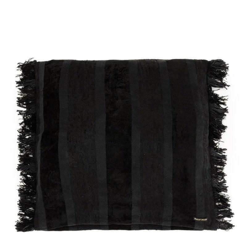 De Oh My Gee Kussenhoes - Zwart Velvet - 60x60 Bazar Bizar Dit katoenen kussen voegt een mooi textuurelement toe aan uw stoffering. Een onmisbaar stuk om een boho vibe toe te voegen aan uw woonkamer, slaapkamer of zelfs in de tuin of op het overdekte terr