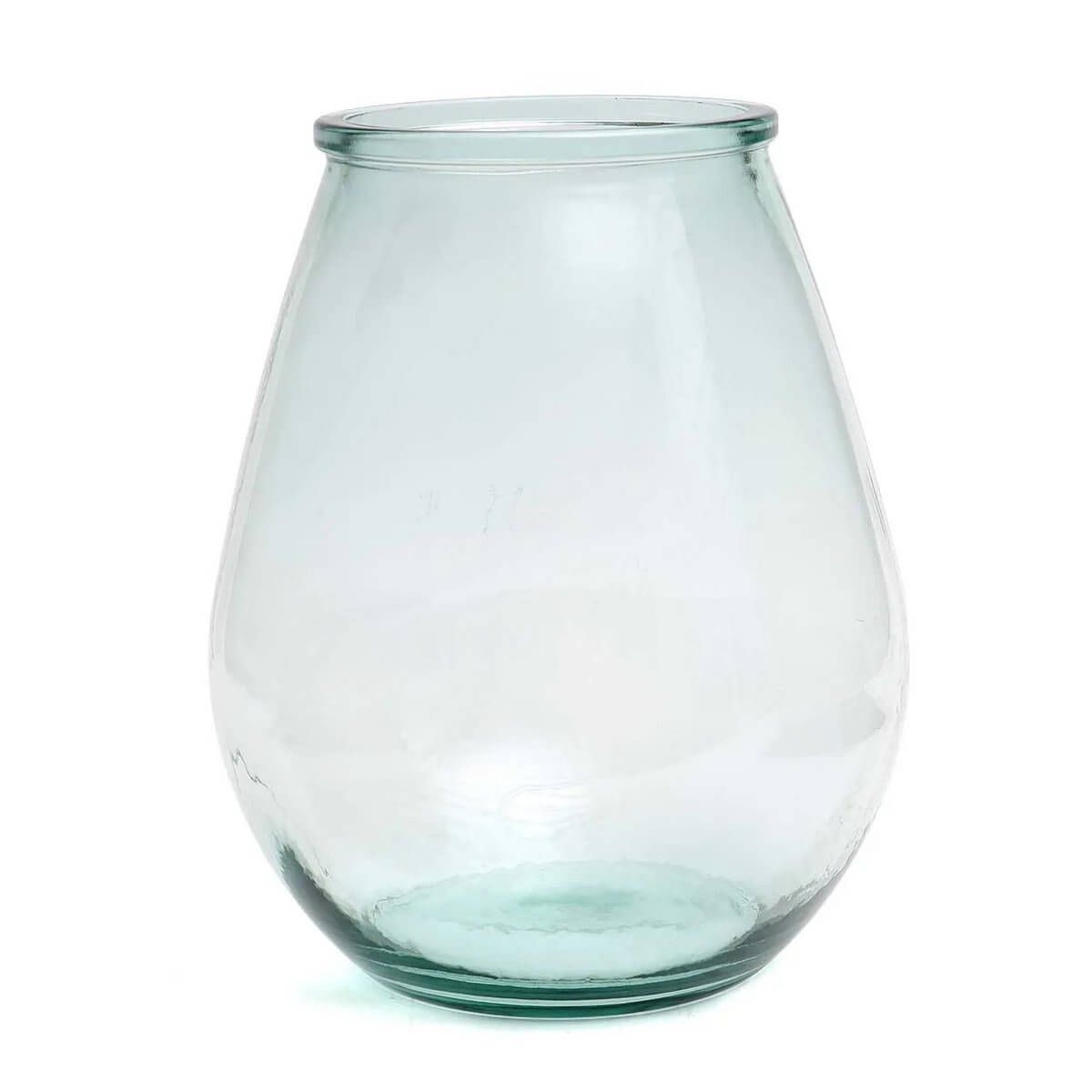 De Qiezi Vaas in blauw, gemaakt van gerecycled glas. Perfect voor een bohemian interieur met eigentijdse flair.