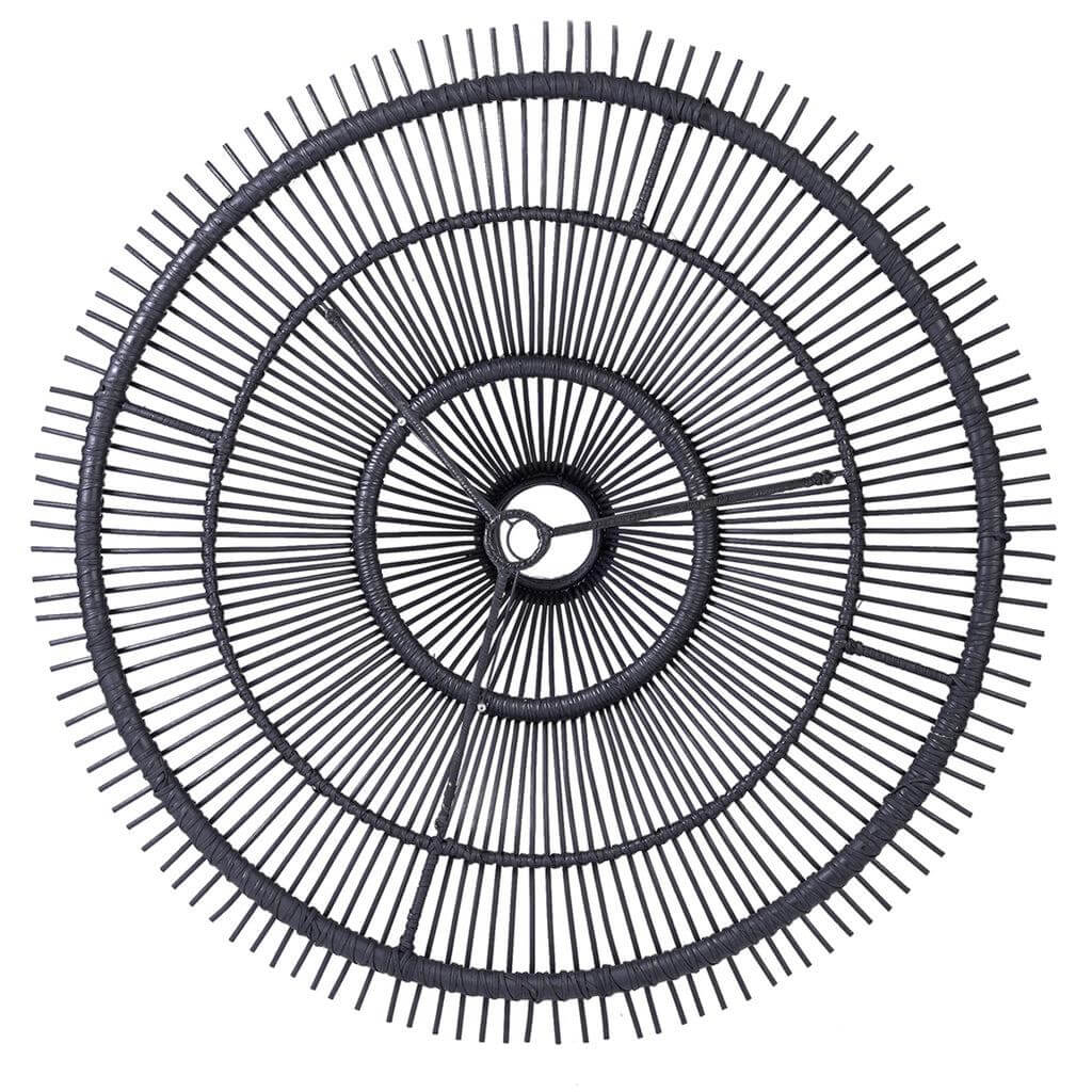 De Sky Hanglamp Zwart XXL rotan ontwerp, cirkelvormig met unieke draadstructuur, een kunstwerk voor je plafond.