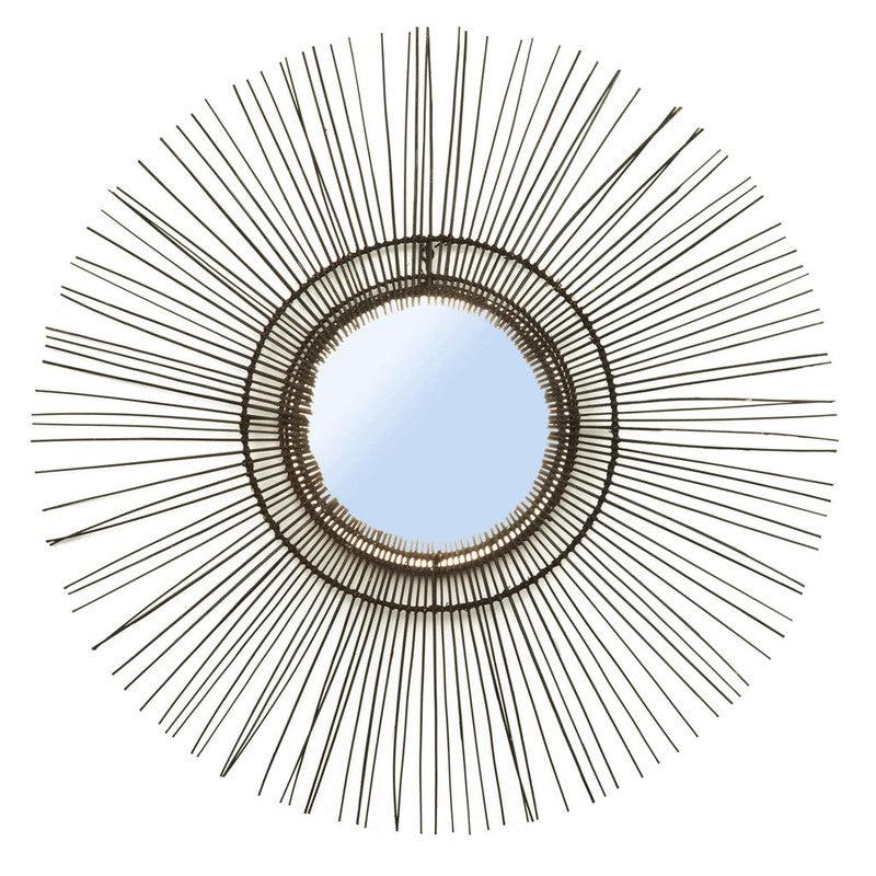 De Tropical Spiegel - Zwart - L Bazar Bizar Onze prachtige, op de jaren 70 geïnspireerde spiegel brengt een natuurlijk tropisch tintje aan uw interieur. Een geweldige aanvulling voor het decoreren van een hal, kleedkamer of een lege muur. Hoogte (cm) 85 L