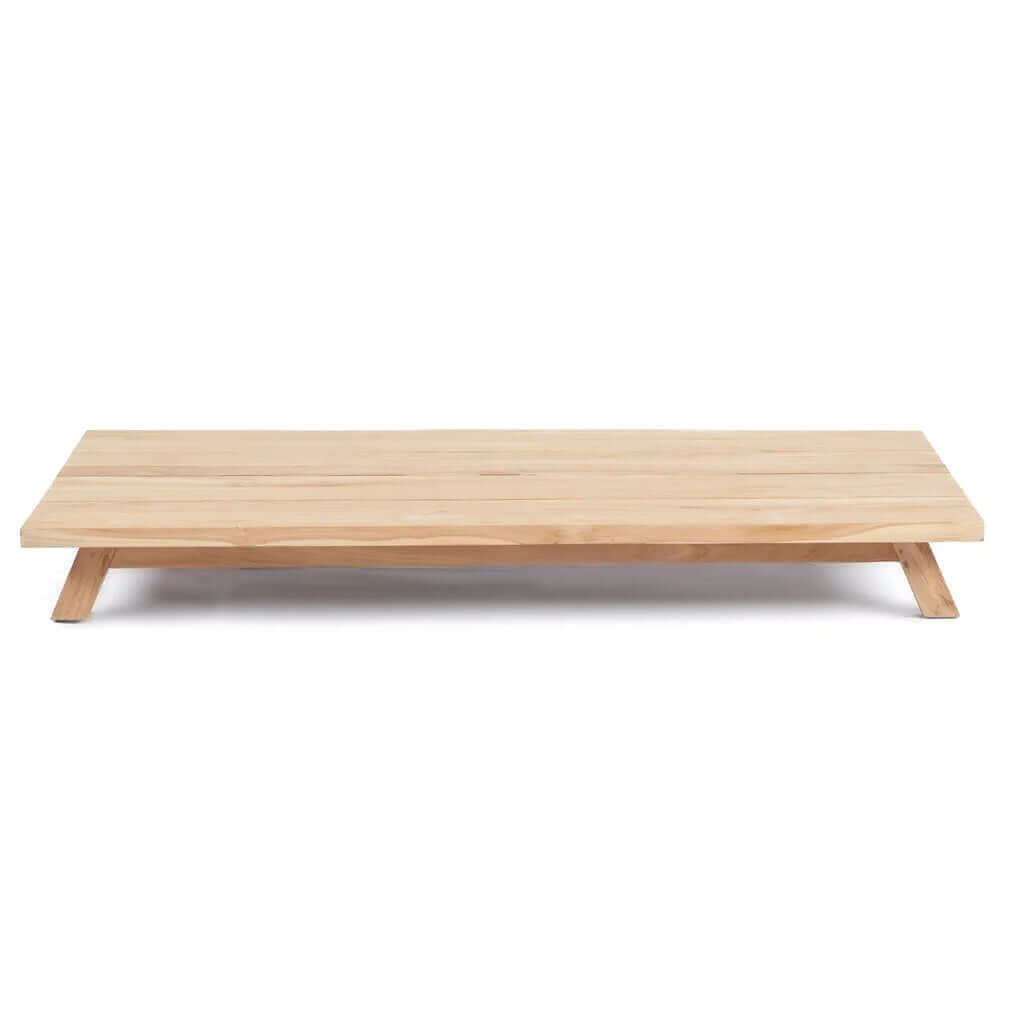 Elegante Umalas salontafel van gerecycled teakhout voor binnen en buiten, perfect voor een milieuvriendelijke eethoek bij regen of zon.