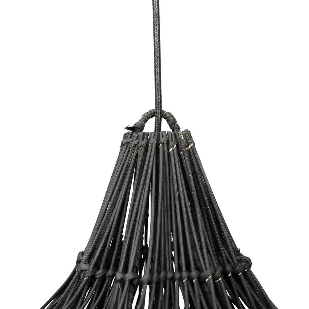 Alt Tag: Close-up van de De Whipped Hanglamp - Zwart - XL, uniek rotan ontwerp in boho chic stijl, perfect voor binnen of overdekt buiten.