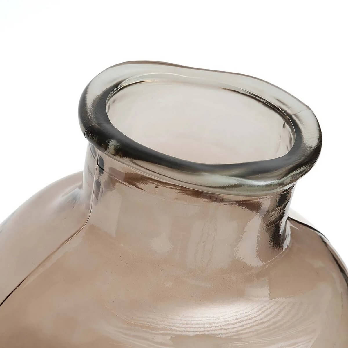 Close-up of the Yugang Vase in beige, showcasing its unique bohemian organic bubble shape made from recycled glass.