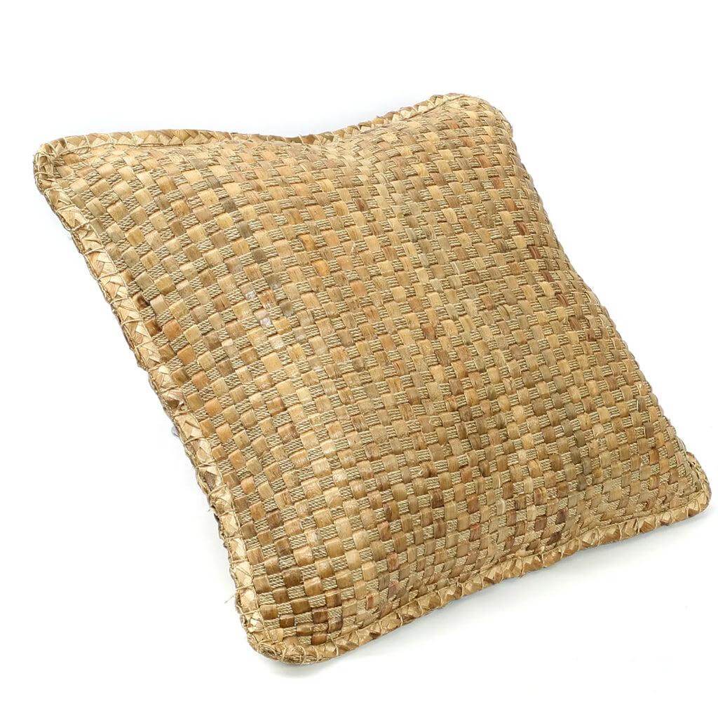 Handgeweven water hyacint kussen van 60x60 cm, boho stijl, natuurlijk kleur. Perfect voor woonkamer, slaapkamer of terras decor.