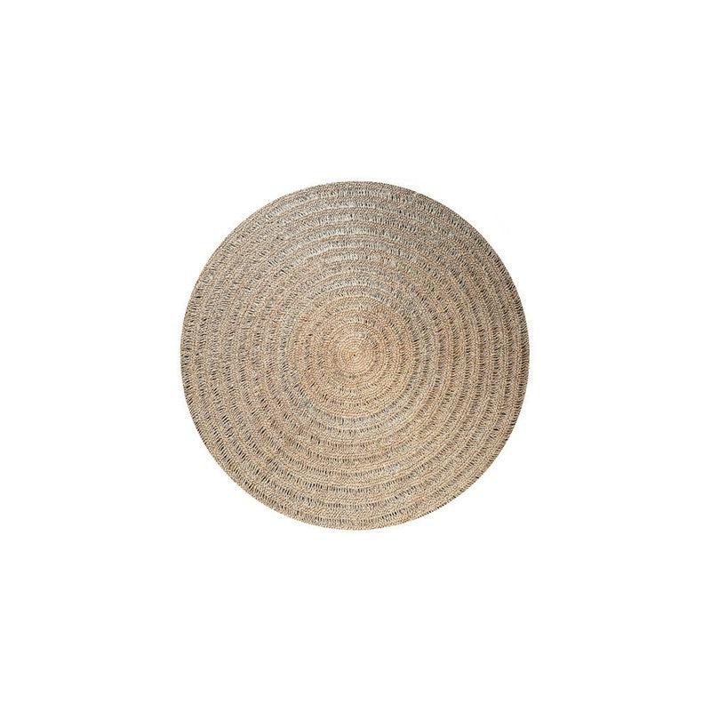 Het Seagrass Tapijt - Naturel - 100cm Bazar Bizar Ons cirkelvormige zeegras tapijt, gemaakt van raffia, sisal en palm, heeft een natuurlijke kleur en geeft textuur en zachtheid aan een harde vloer. Natuurlijk slijtvast, ideaal voor uw keuken, leefruimte o