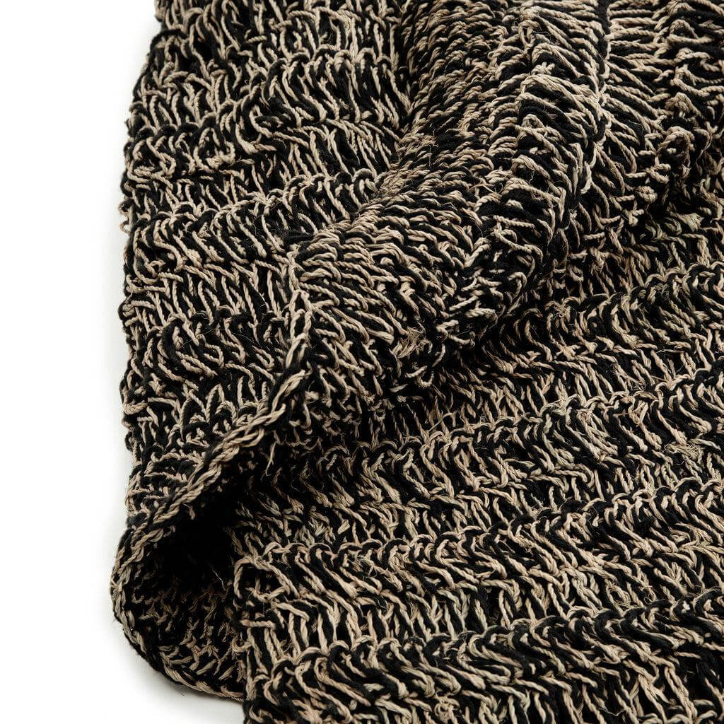 Rechthoekig zeegras tapijt in natuurlijke zwarte kleuren, ideaal voor keukens en leefruimtes, formaat 200x300 cm.