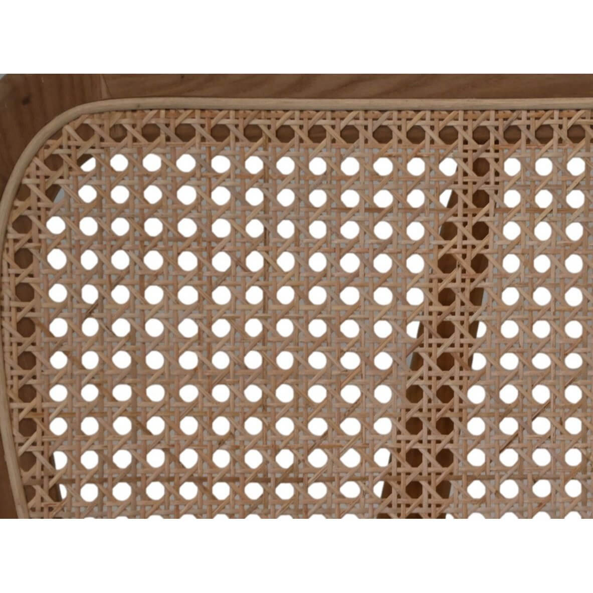 Close-up van rotan structuur van Lugano stoel, natuurlijke teak en rotan materialen. Perfect voor een botanische sfeer.