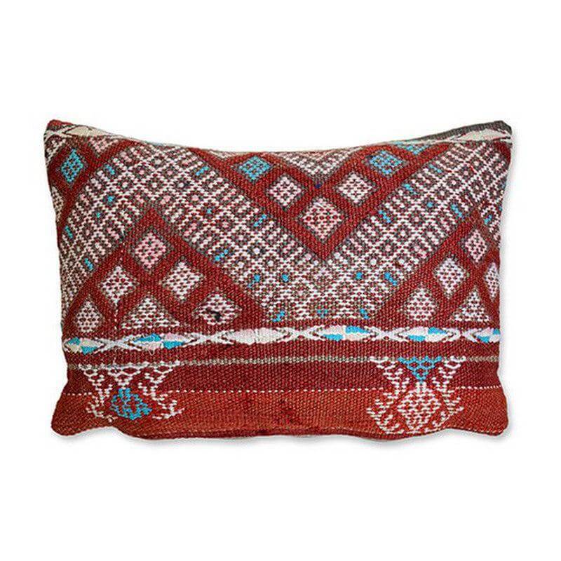 Marokkaans kussen P701 met uniek Berber patroon, handgemaakt van vintage materialen, perfecte eyecatcher voor woon- of slaapkamer.