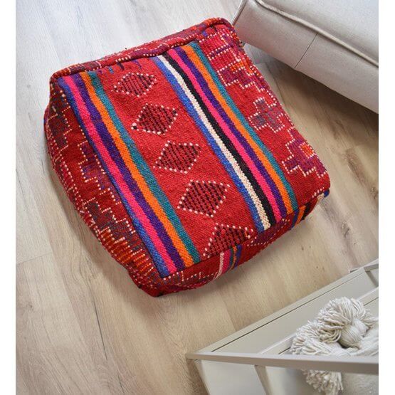 Marokkaans vloerkussen K1024, handgemaakt van vintage berberkleed, bohemian eyecatcher voor woon- of slaapkamer.