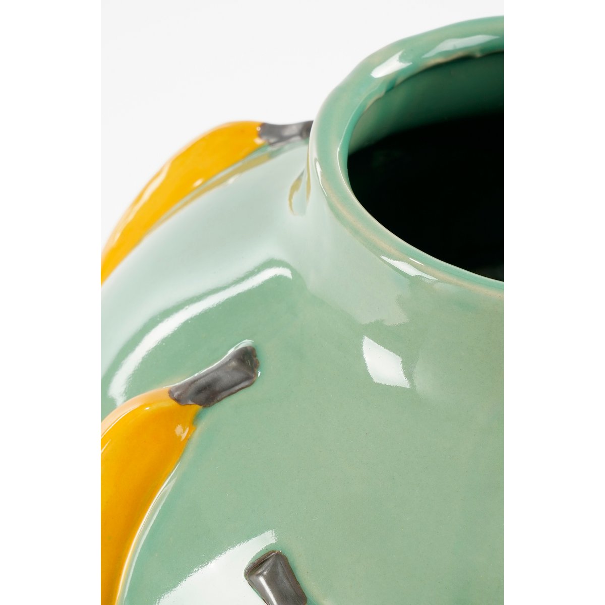 Moza Vaas - H38 x Ø34 cm - Keramiek - Lichtgroen-vazen-Mica Decorations-Ik Hout ervan.