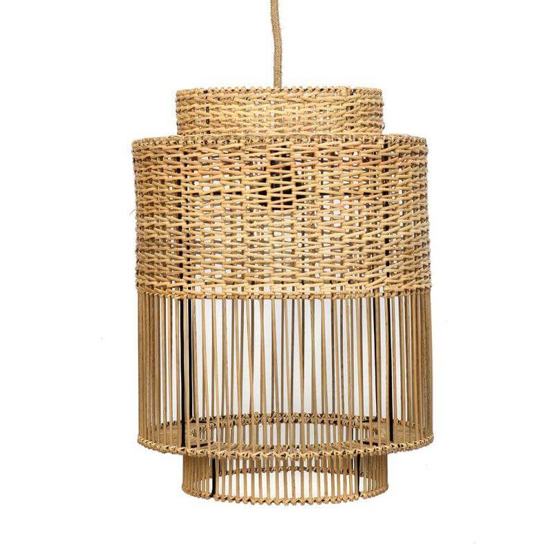 Rotan hanglamp The Colonial, handgemaakt en boho stijl, ideaal voor slaapkamer of terras, met duurzame materialen zoals zeegras.