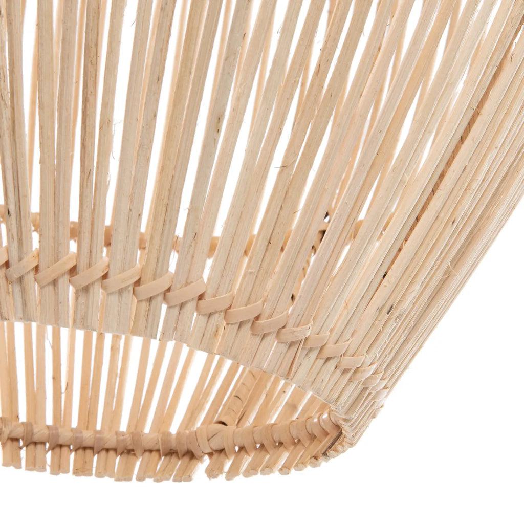 Rotan hanglamp The Zuri in klokvorm met sfeervolle lichtstrepen, perfect als hanglamp of vloerlamp voor elk interieur.