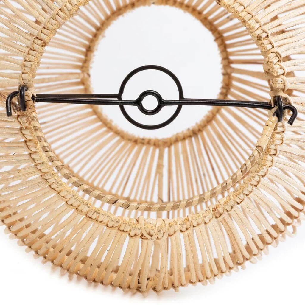 Detail van Rotan hanglamp The Zuri met natuurlijke materialen voor sfeervol licht in elke ruimte.