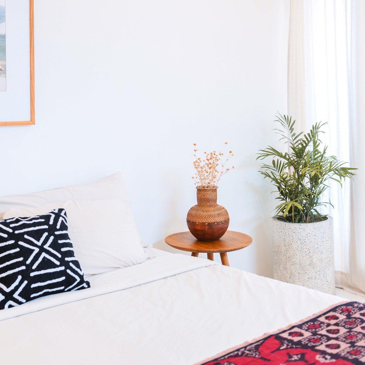 Rotan vaas – houten vaas – vaas voor gedroogde bloemen – kleine rotan vaas – Boho decor vaas gemaakt van geweven rotan en hout (Ø 22 cm) KAMARI bruin-vazen-Soeji-Ik Hout ervan.