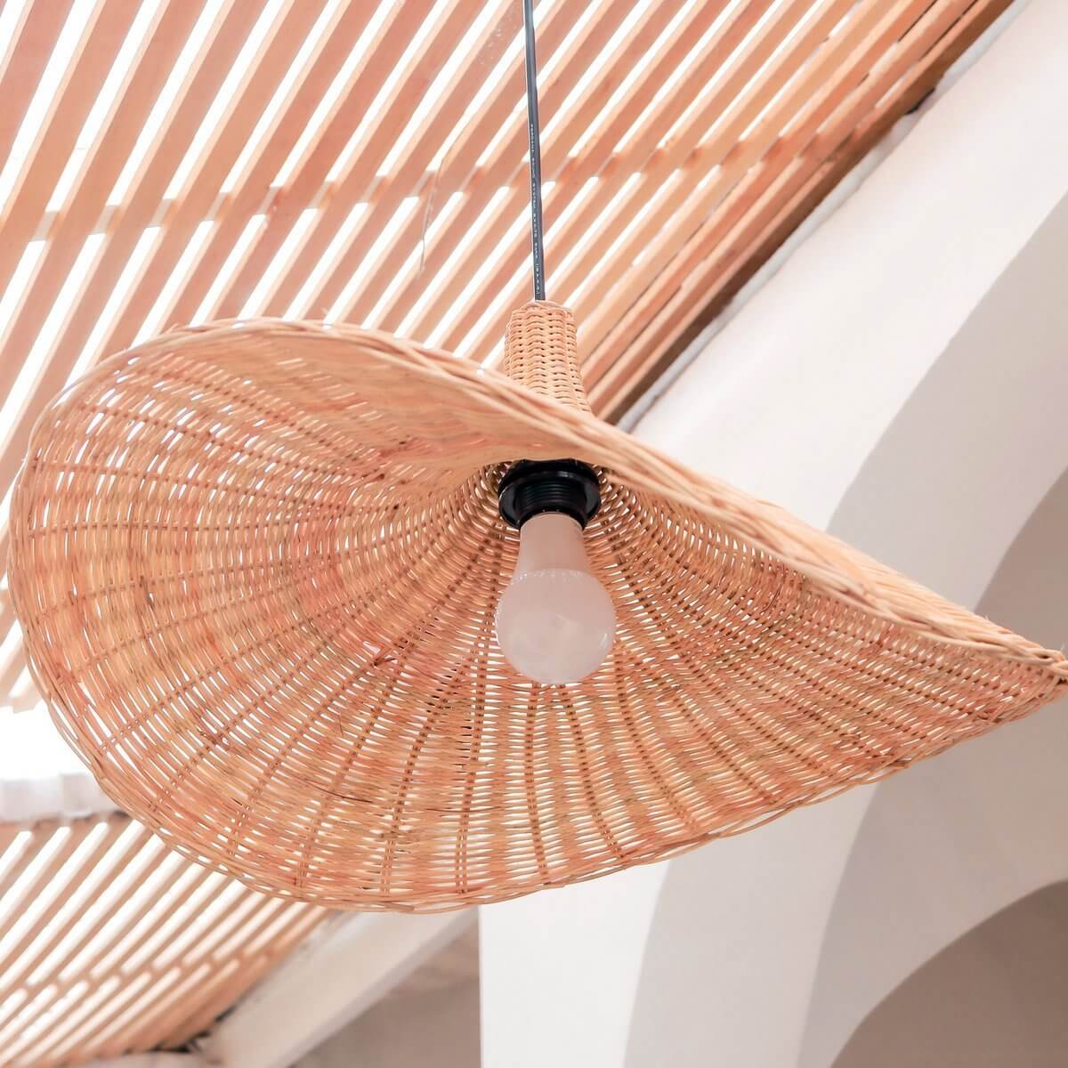 Detail van het materiaal van rotan lampenkap sayan naturel